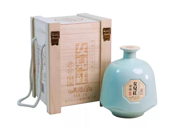 上海回收绍兴女儿红黄酒醇酿花雕酒木质礼盒2.5L坛装黄酒